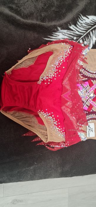 Продам купальник для художественной гимнастики