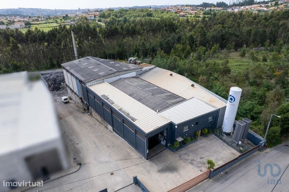 Armazém em Nogueira do Cravo e Pindelo de 1606,00 m2