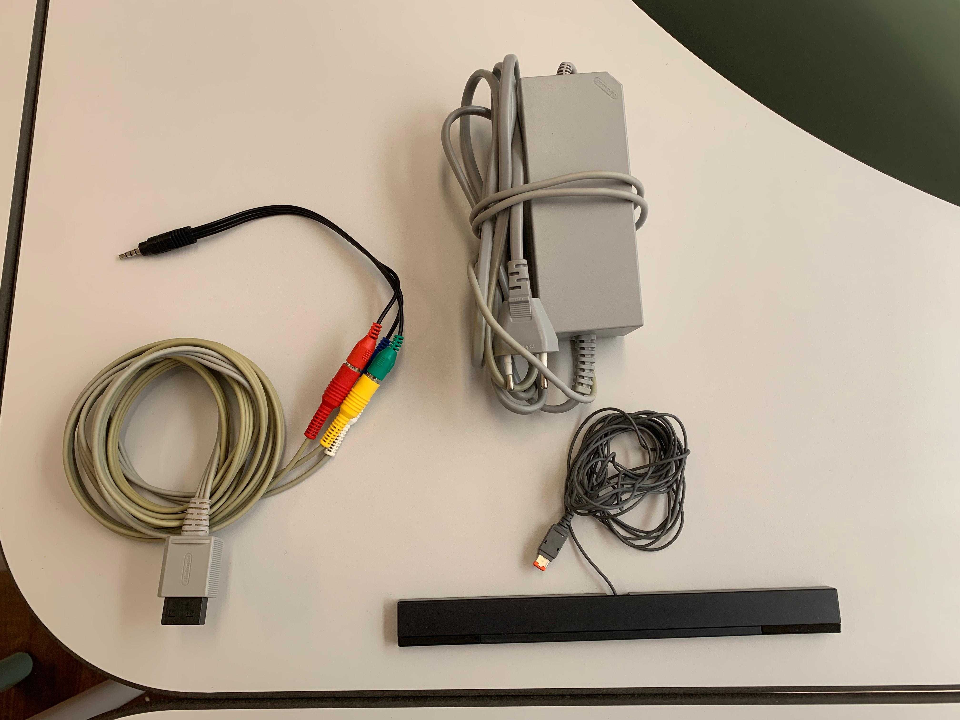 Nintendo Wii com Comando + Nunchuck + Volante + 3 Jogos