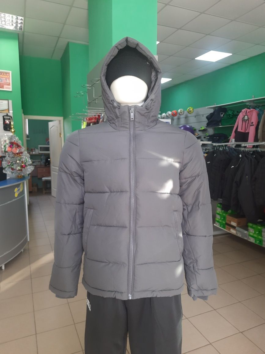 Куртка зимня 2500грн