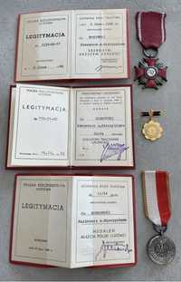 Zestaw medali PRL po jednej osobie Zasłużony Pracownik Łączności