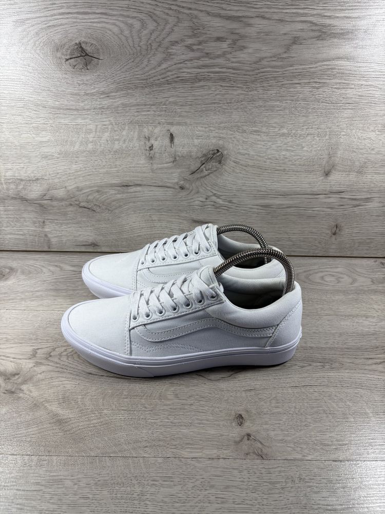Vans ComfyCush чоловічі кеди білі на літо