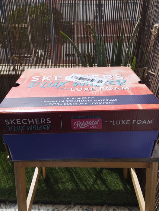 Sandálias pretas Skechers