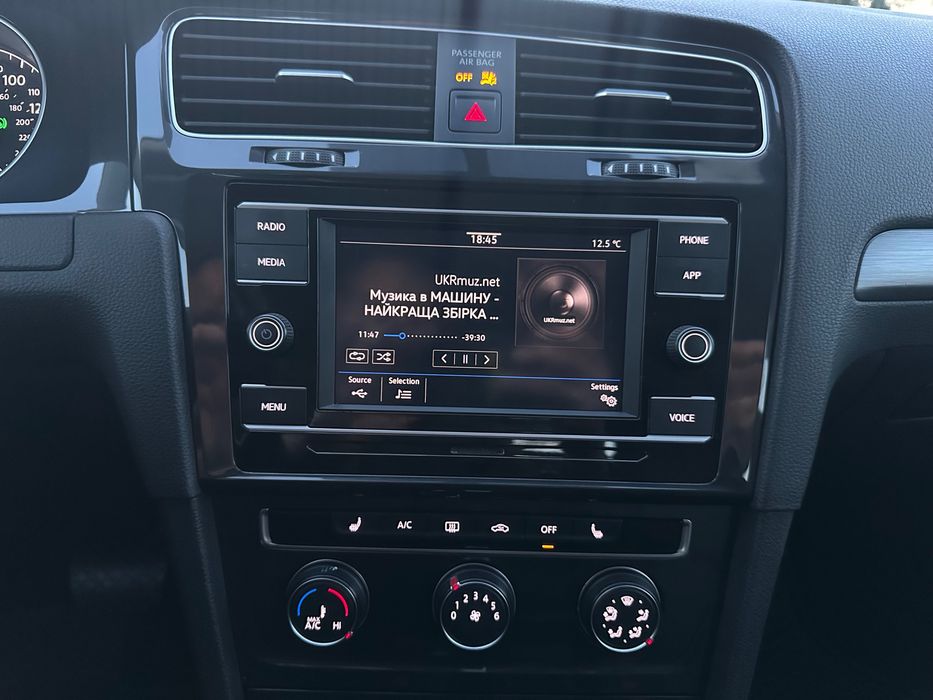 Продаю Volkswagen Golf 7.5 2021