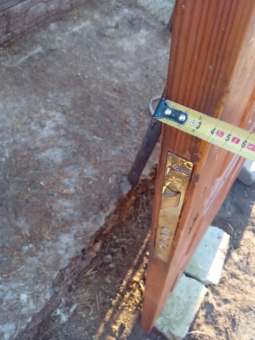 Двері дерев'яні  продам