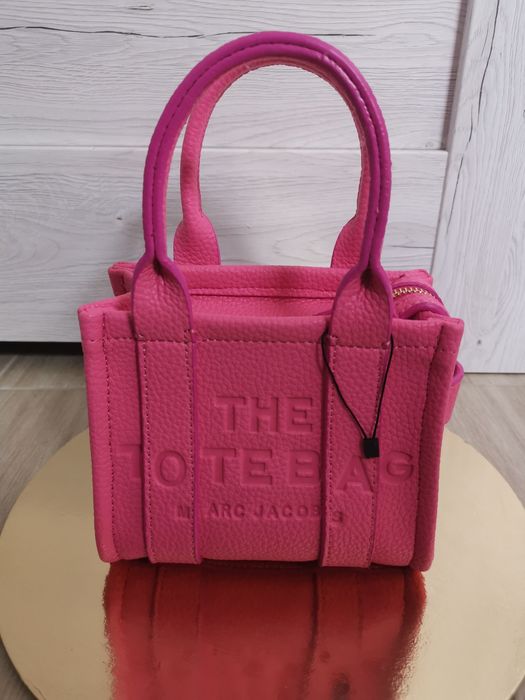 Piękna, skórzana mini torebka