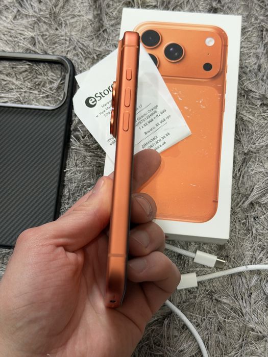 iPhone 17 Pro 256GB Cosmic Orange eSIM (MG7L4)