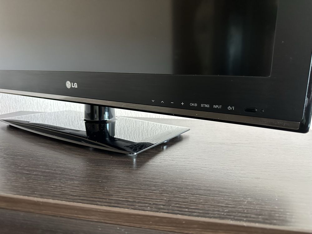 Телевізор LG 32CS460T