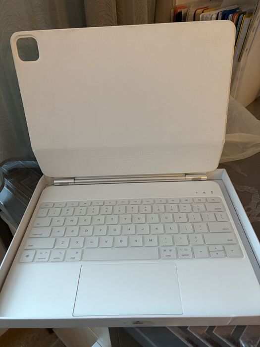 ipad Pro 13” wireless keyboard