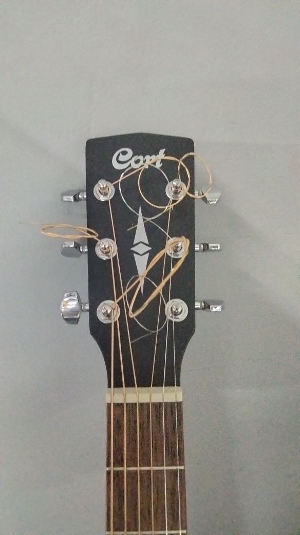 Акустическая гитара Cort AD 810
