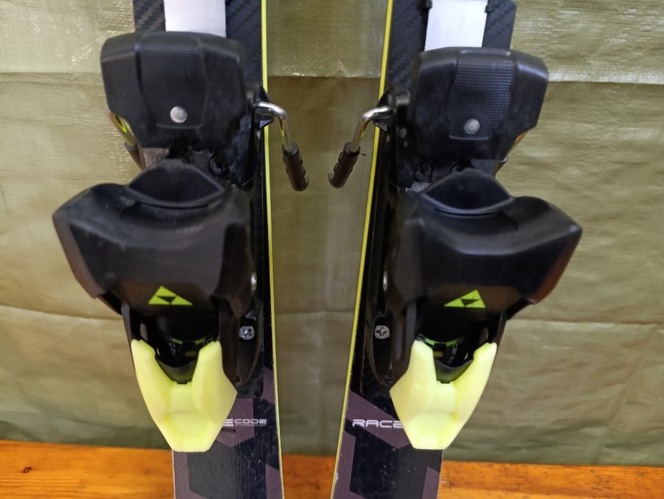 Nr 204 Narty slalomowe Fischer Rc4 R ace SL 130 cm FIS