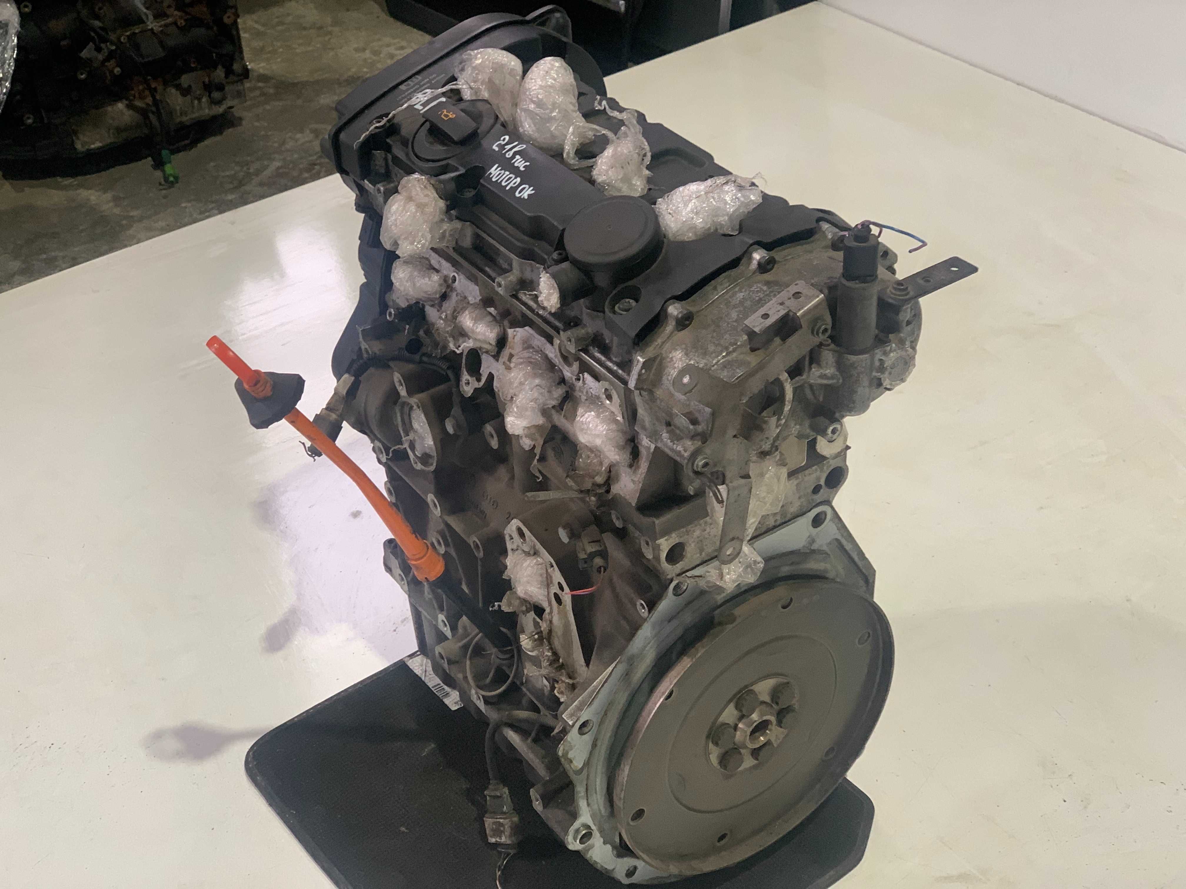 Двигатель пассат Б6 2.0FSI мотор бензин passat B6 skoda a5 BVY BLR