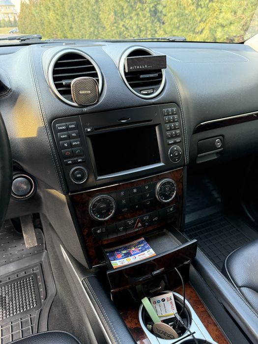 Mercedes-Benz GL 350 Bluteck rest