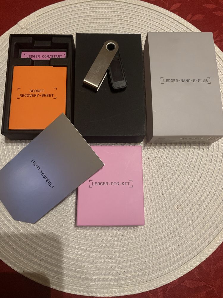 Ledger nano S-PLUS portfel kryptowalutowy