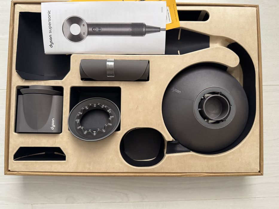 Dyson Supersonic насадки + килимок, нові, оригінал