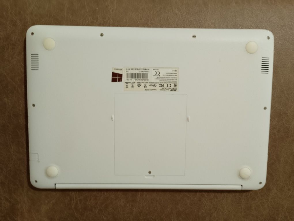 Ноутбук Asus e502na на запчастини/ під ремонт