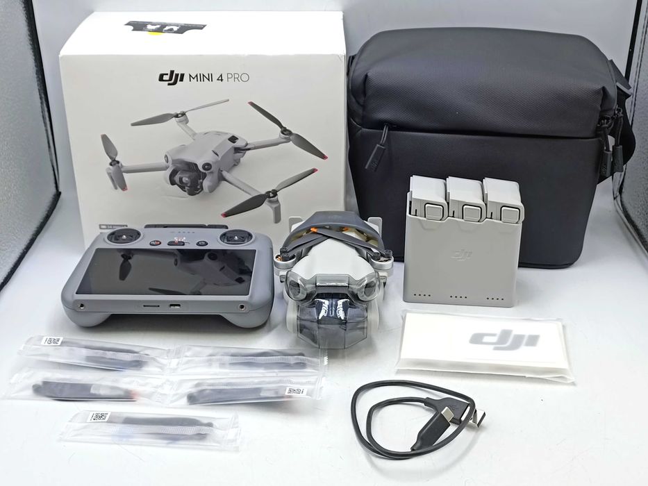 Dron DJI Mini 4 Pro Fly More Combo (RC 2) WIDEO 4K/60FPS HDR, 249G