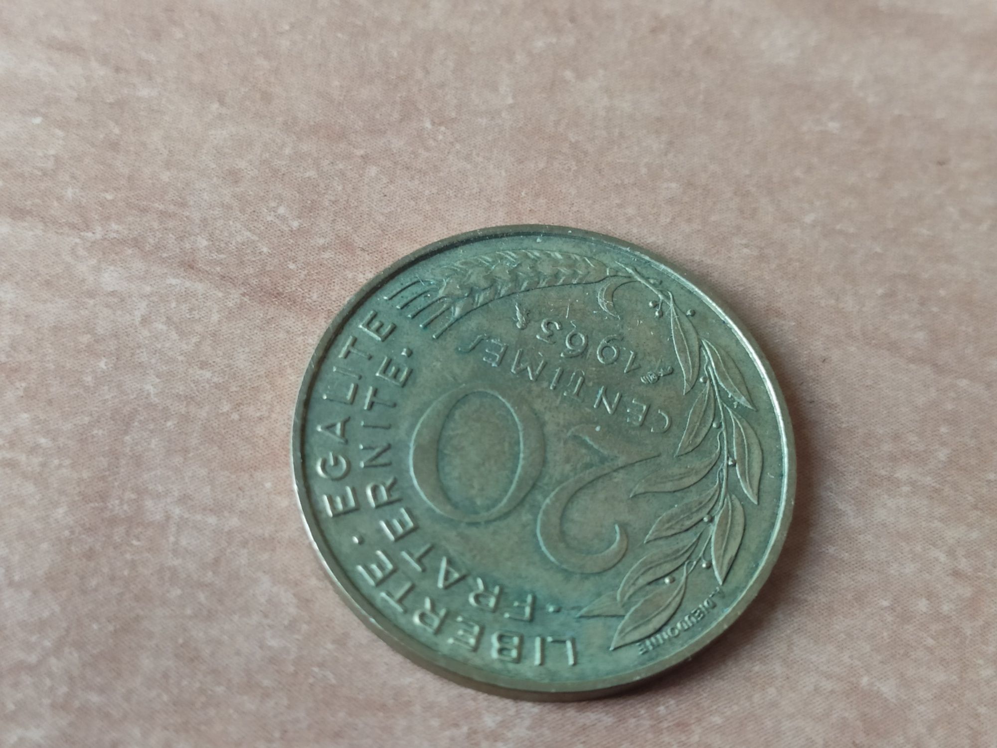 20 centimes Francja 1963 r. awers i rewers skręcone o 180 stopni