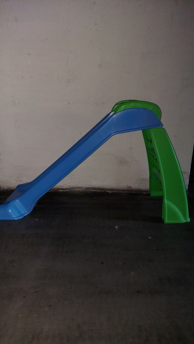 Zjeżdżalnia Little tikes