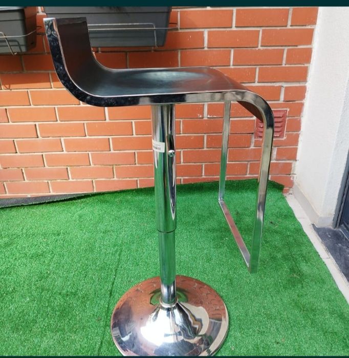 Banco de balcão elevatório - preto/metal