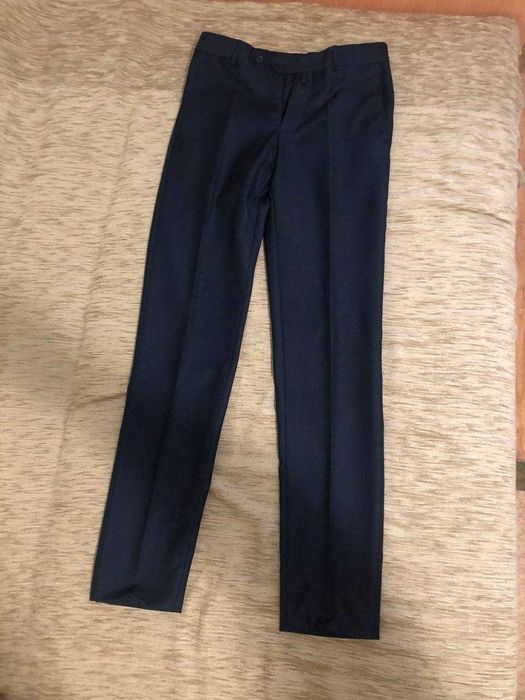 Костюм для підлітка р. 44 S. Стильний, якісний. Стан нового