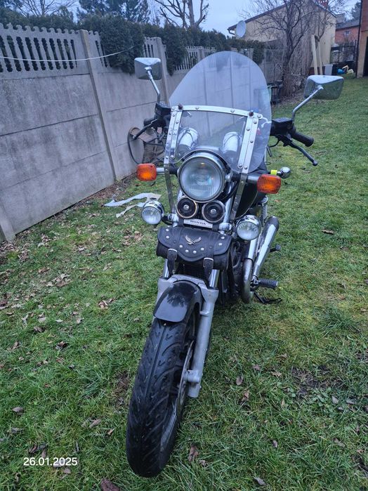 Hondę Shadow. Honda Shadow 700 85r