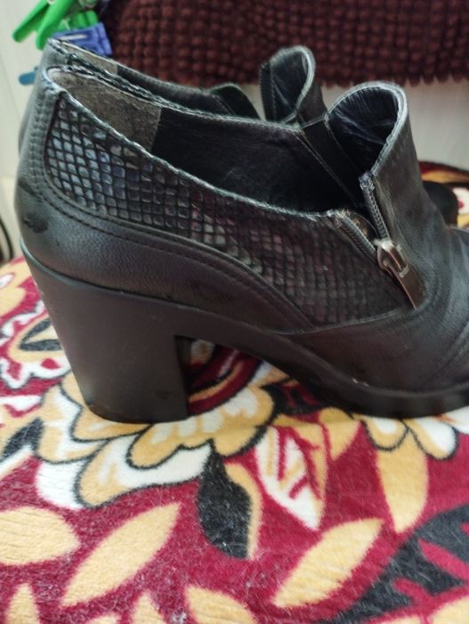 Туфлі б.у кожані розмір39 ціна 500грн.