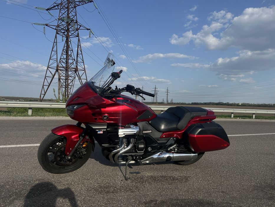 Продаю honda ctx1300 deluxe abs акустика