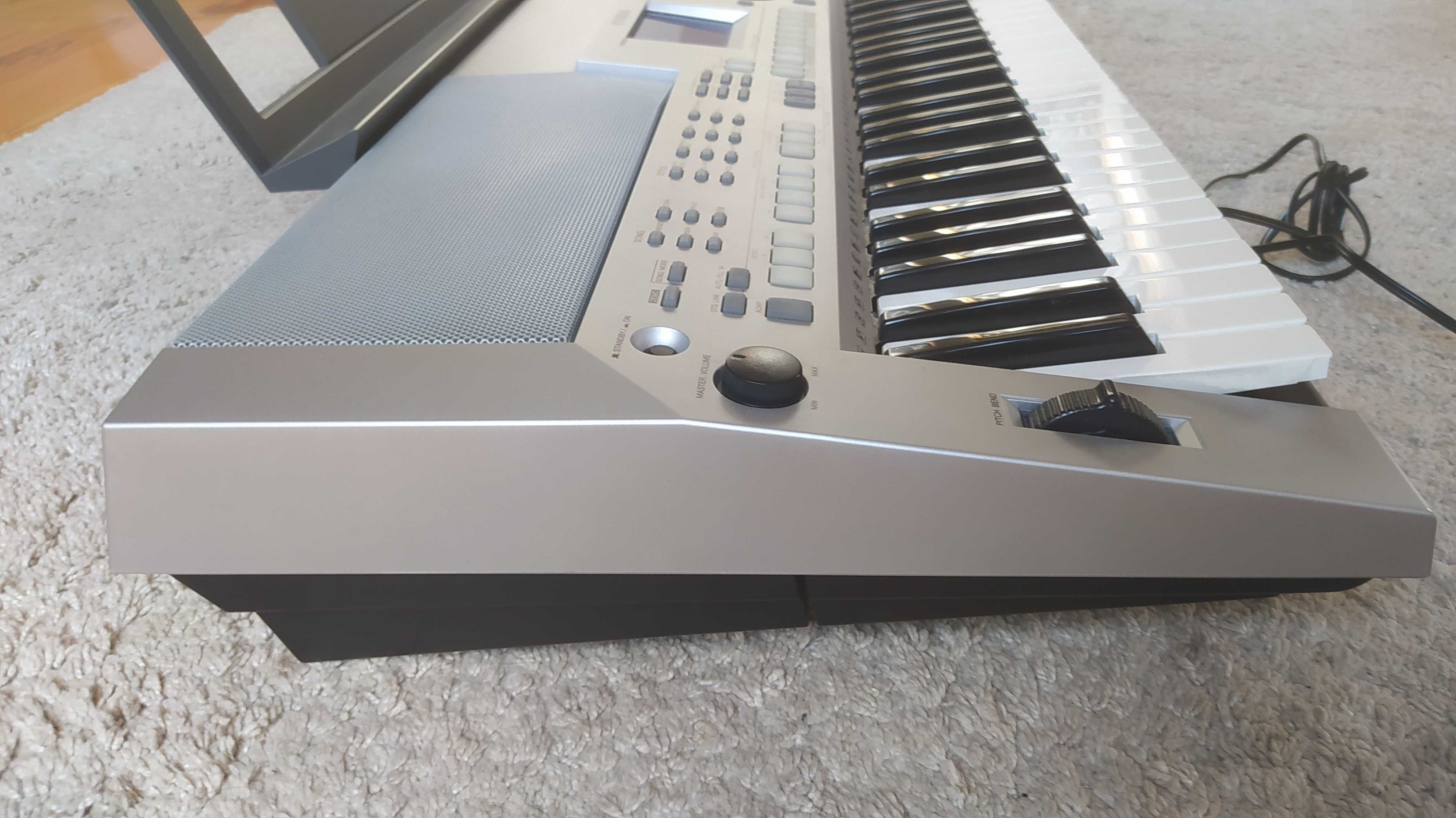 YAMAHA PSR-S500 Keyboard - bez wyraźnych oznak użytkowania