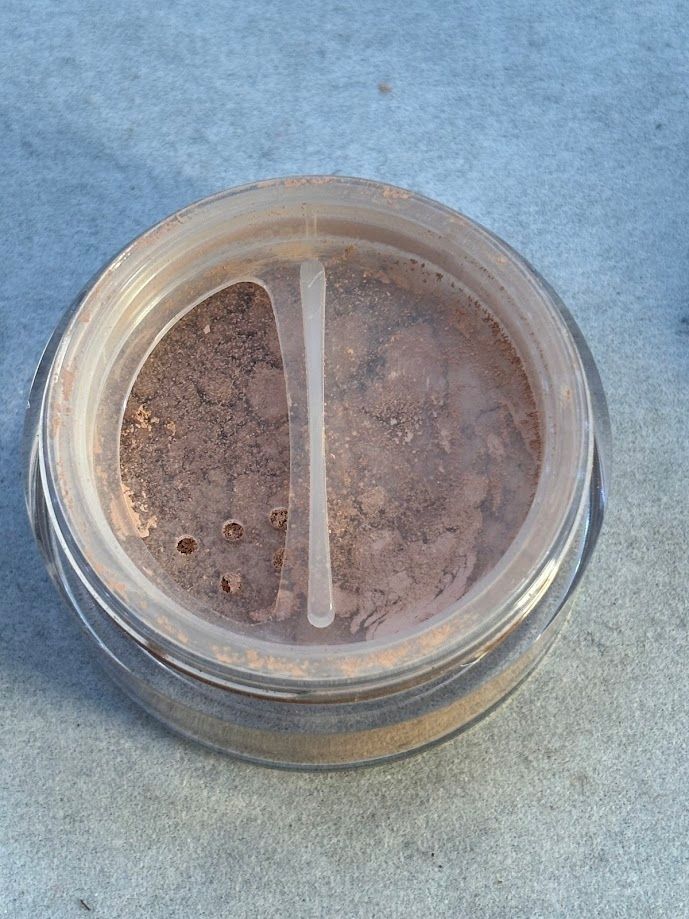 neve cosmetics podkład do twarzy w pudrze matujące