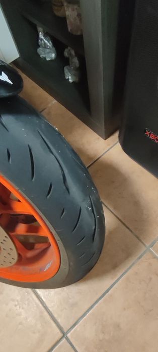 MT 09 a mota vai também com material de origem