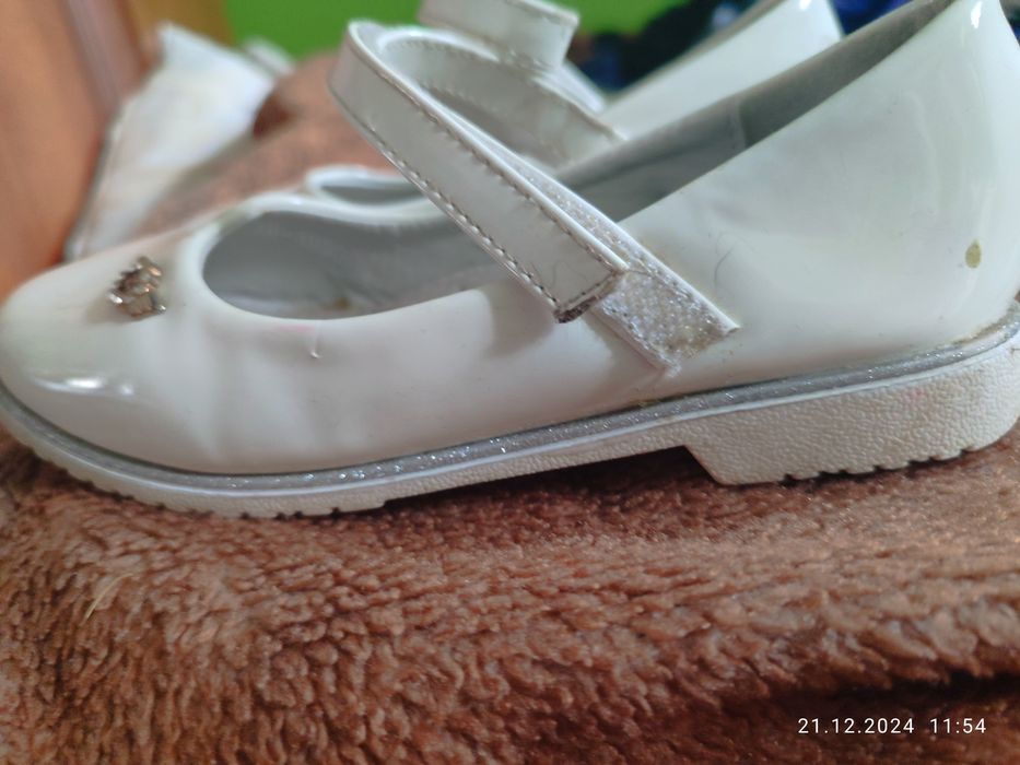 Buty dziecięce lakierki