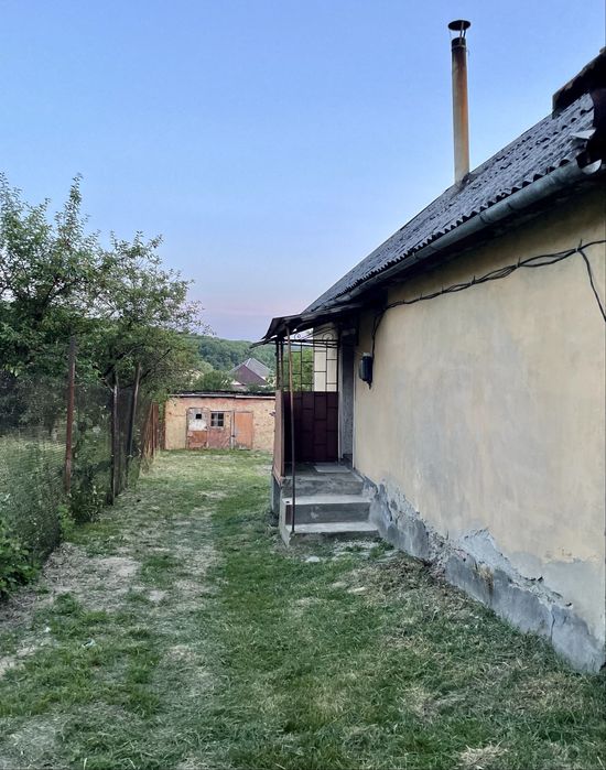 Будинок 40кв та ділянка 8 сотин