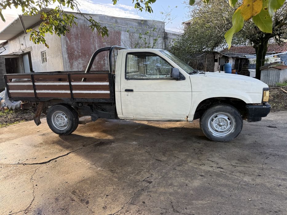 Nissan D21 4x2 Pickup ( Com Avaria )