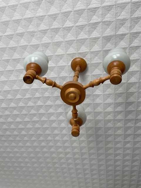 Lampa drewniana wisząca | 3 mleczne klosze