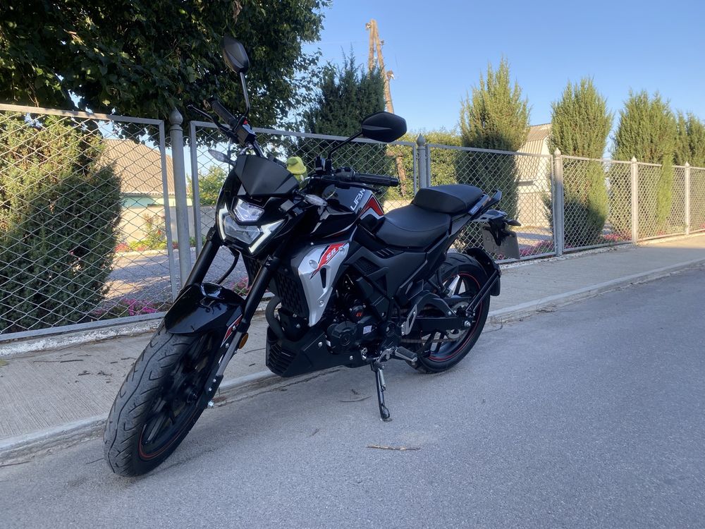 Продам мотоцикл Lifan sr220