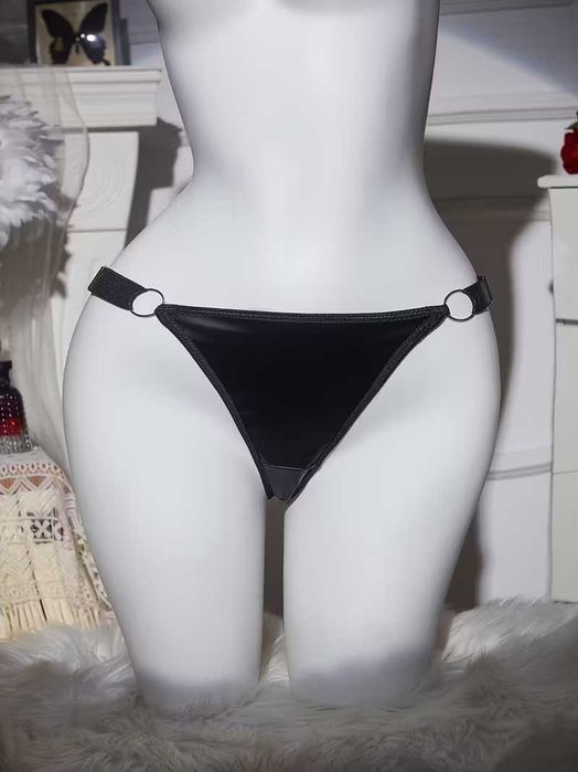 Соблазнительный комплект женской белья