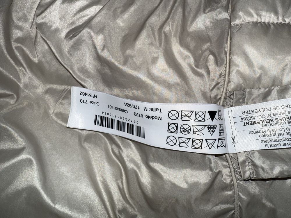 Куртка бомбер , невагома . Massimo Dutti. Розмір М .