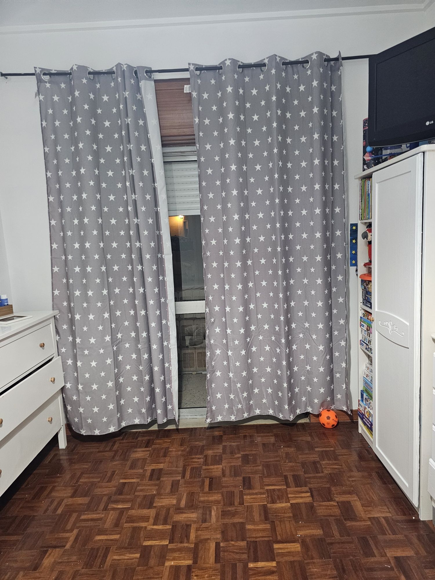 Cortinas cinza com estrelas Leroy Merlim