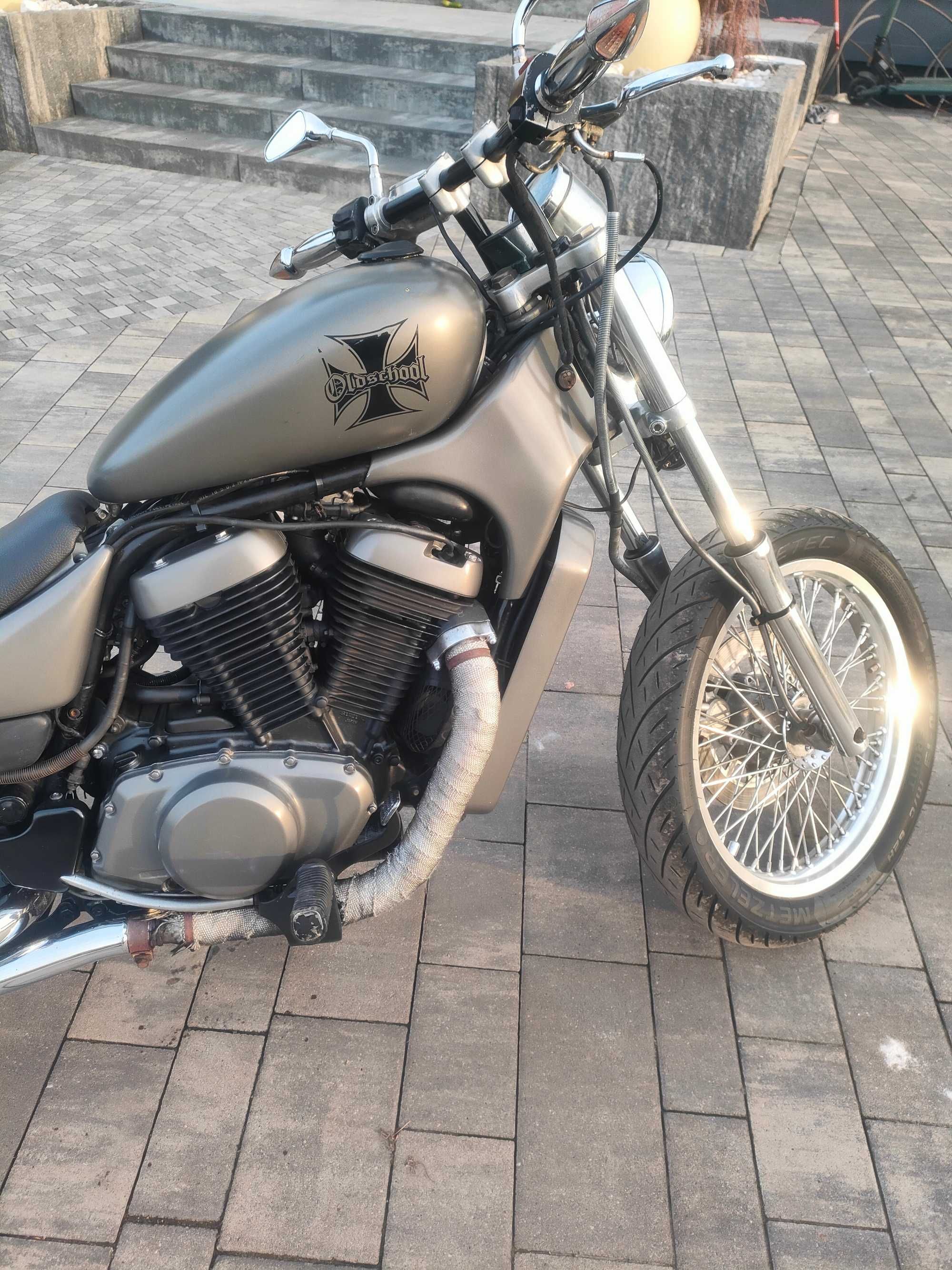 Bobber  Suzuki sv 700 Intruder Drag
