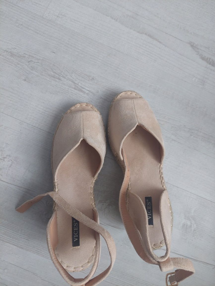 Sandałki espadryle na koturnie
