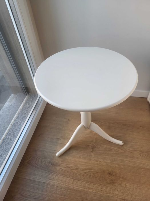 Mesa de apoio ou mesinha de cabeceira