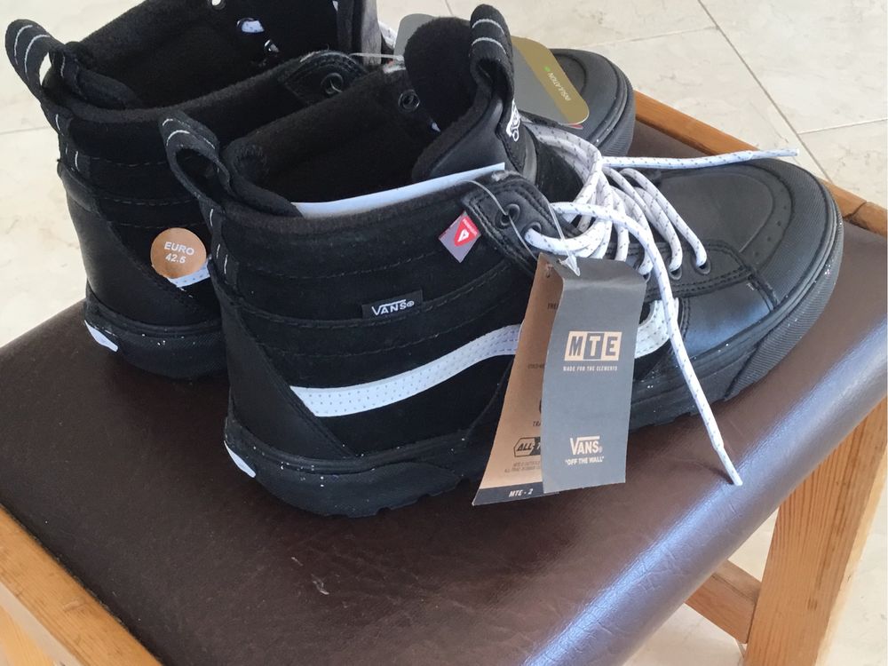 Obuwie Vans MTE 42.5