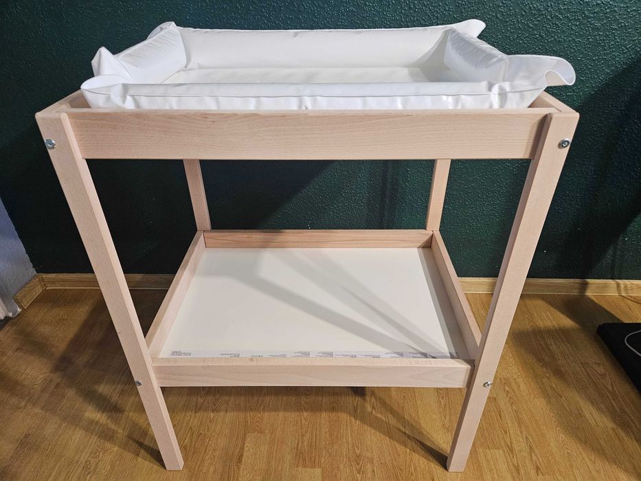 Przewijak Ikea + mata do przewijania + kosze zawieszane