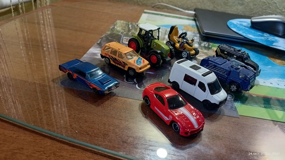Металеві машинки (модельки) по 50 грн
