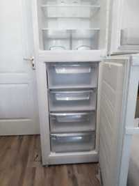 Продам Холодильник Атлант бу,не работает верхняя камера