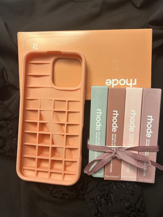 Case Rhode + lipglass Iphone 16 pro max