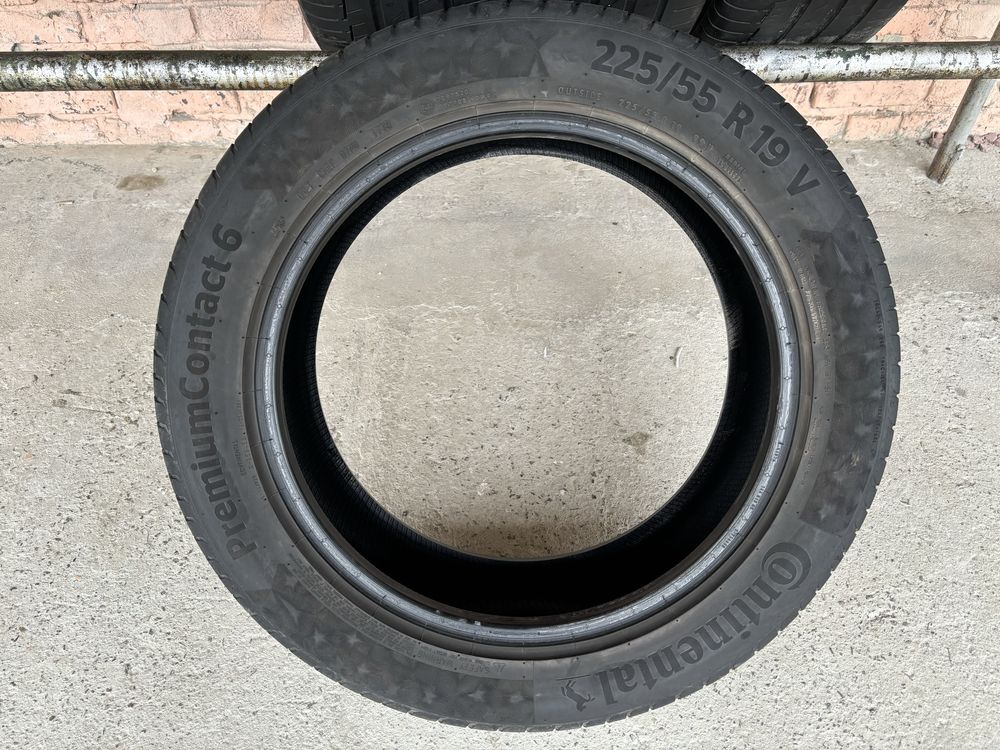 Комплект Літніх Шин 225/55R19 Continental