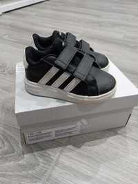 Buty Adidas czarne  24  chłopiec