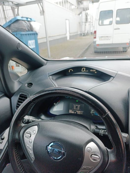 Продам машину Ніссан ліф 2016